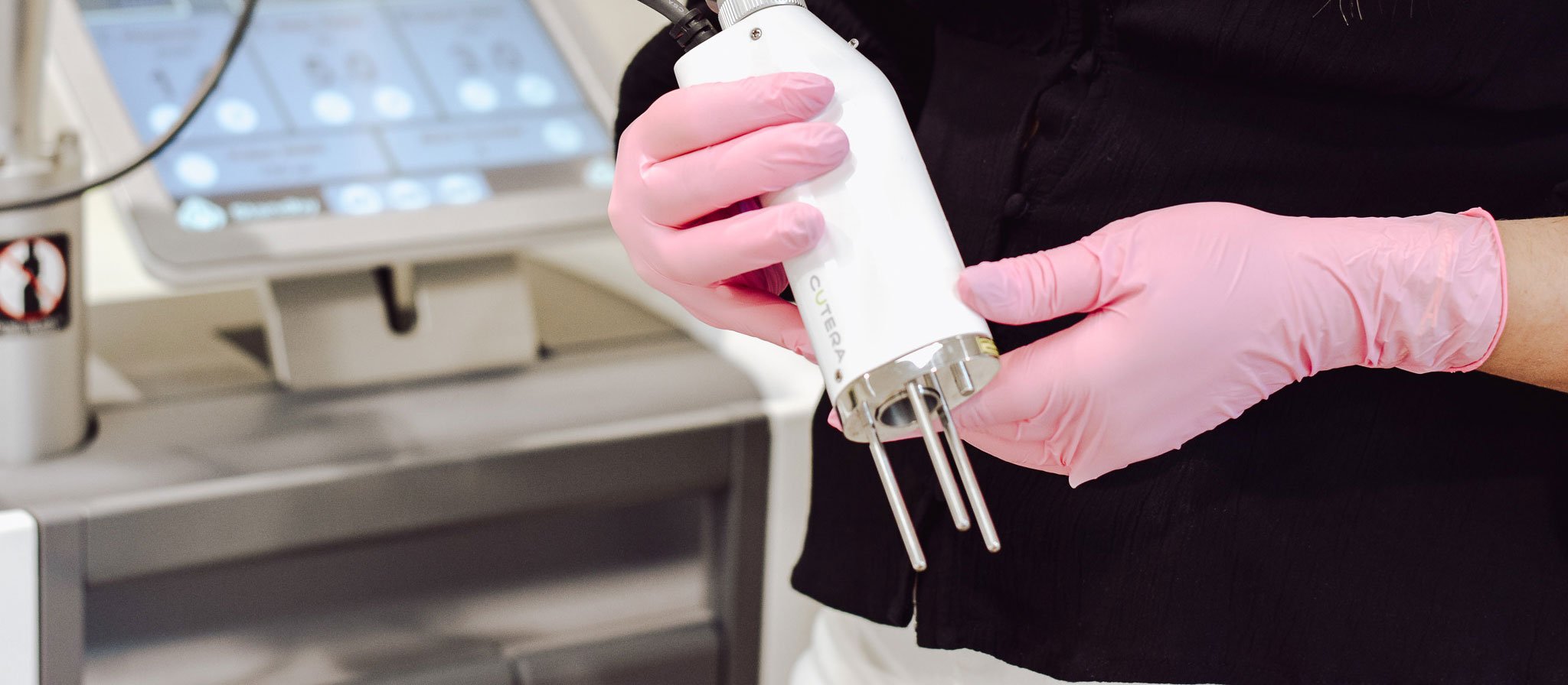 Laser tattoo removal device